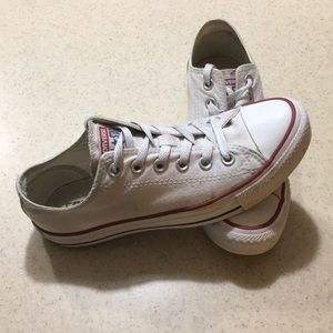 Converse all star. White color. 😎